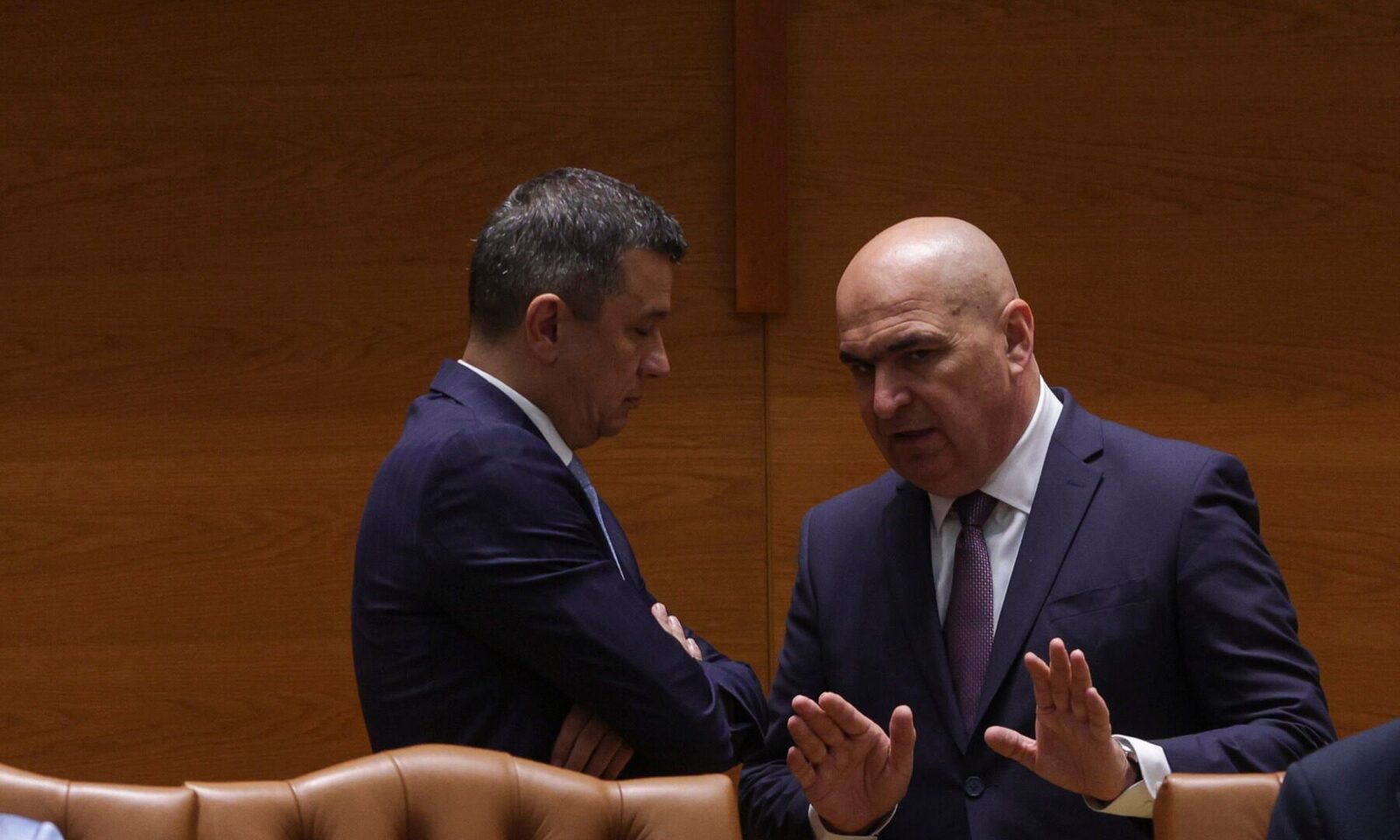 Sorin Grindeanu critică populismul aparent excesiv al unor membri ai guvernului în legătură cu pensiile speciale ale magistraților, afirmând că timpul a fost risipit la nivel guvernamental