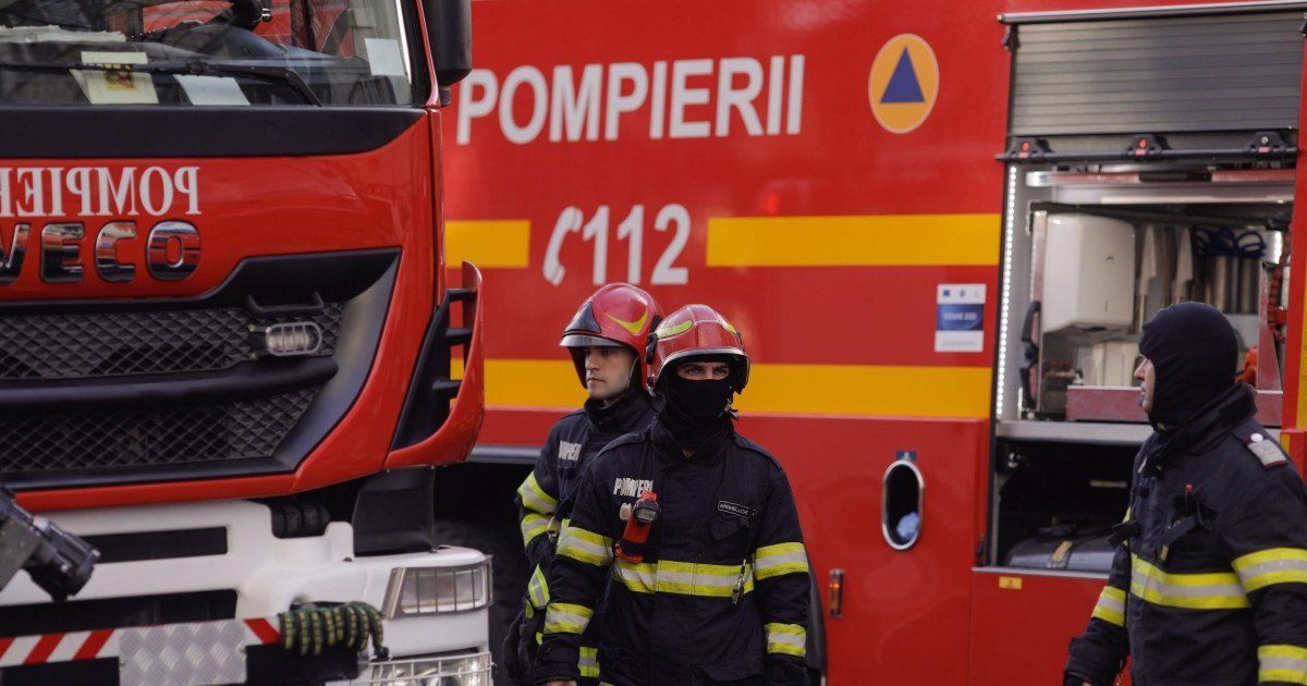 Incendiu provocat de o explozie într-un apartament din Balș: cinci persoane internate la spital. A fost activat Planul Roșu de intervenție. Flăcările au fost stinse.