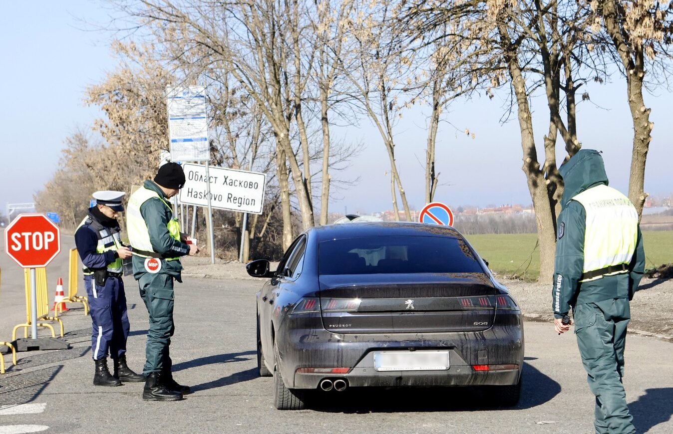 Șoferul român implicat în accidentul mortal din Bulgaria, soldat cu pierderea a șase vieți, a fost plasat în arest preventiv pentru omor calificat, autoritățile solicitând detenția preventivă a acestuia