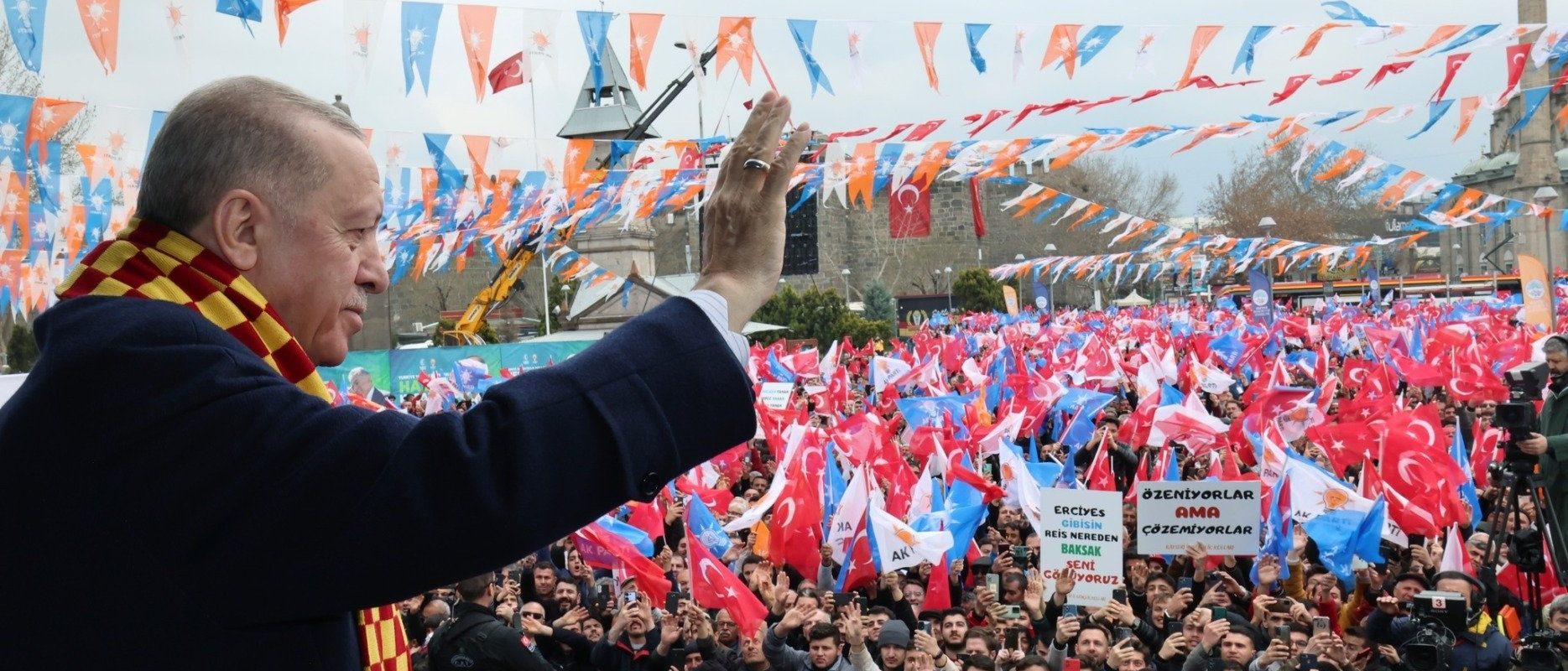Erdogan, în funcție de peste două decenii, a depus două plângeri împotriva formațiunii de opoziție din Turcia pentru ultraj și vătămare morală