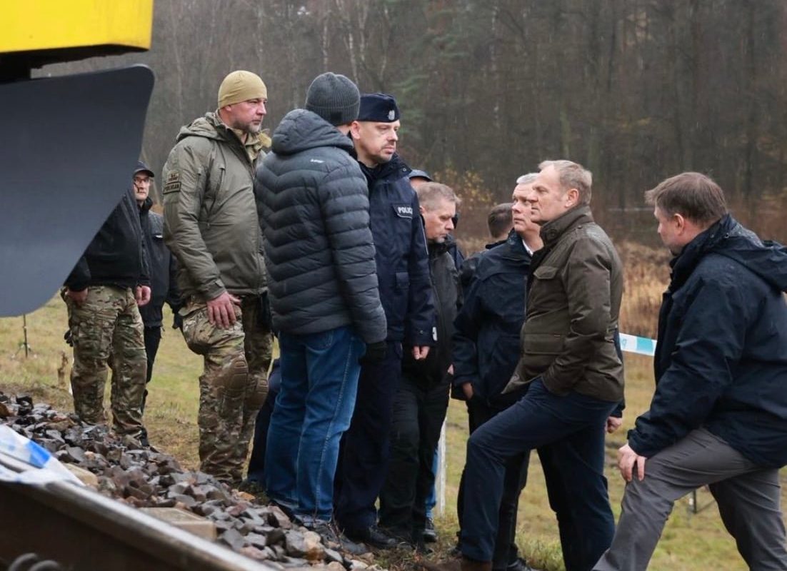 Tusk: Un act de sabotaj a provocat explozia ce a avariat o cale ferată esențială pentru aprovizionarea Ucrainei de către Polonia