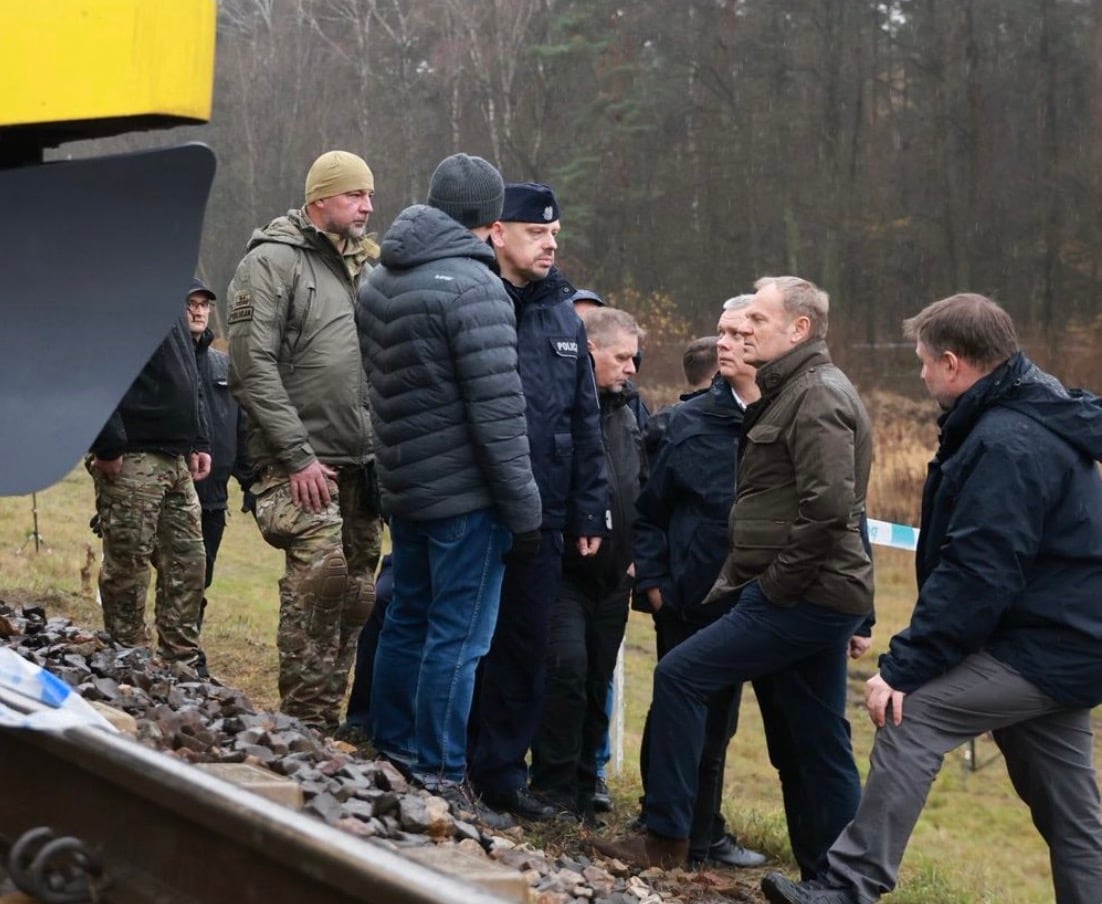 Tusk: Un act de sabotaj a provocat explozia ce a avariat o cale ferată esențială pentru aprovizionarea Ucrainei de către Polonia