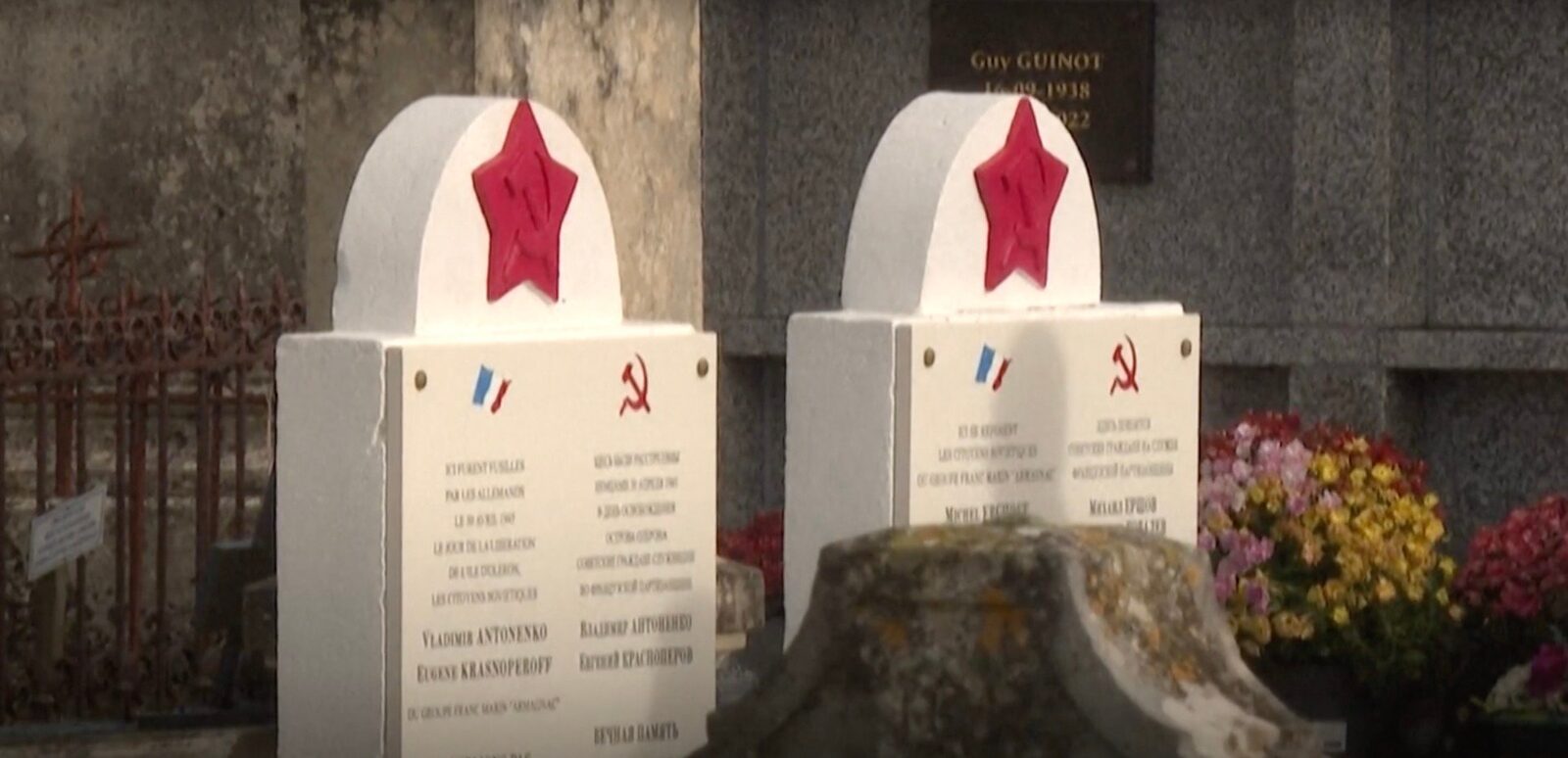 [ad_1] Vizita ambasadorului Rusiei în Franța, desfășurată luni la un cimitir din zona de vest a țării, a stârnit supărarea unor refugiați ucraineni