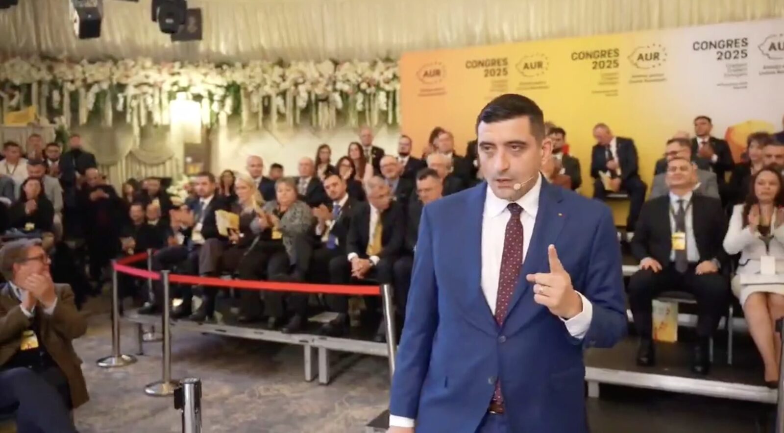 Simion a fost reafirmat în funcția de lider al partidului extremist AUR, după ce a candidat singur, cu doar 17 voturi împotrivă din peste 1000 de delegați
