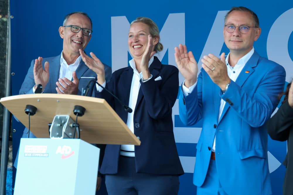 Liderul partidului de extremă dreaptă susține că președintele rus nu e o amenințare pentru Germania, însă Polonia ar putea avea un impact negativ; partidul extremist acuzat că servește interesele Kremlinului este comparat cu o celulă infiltrată.