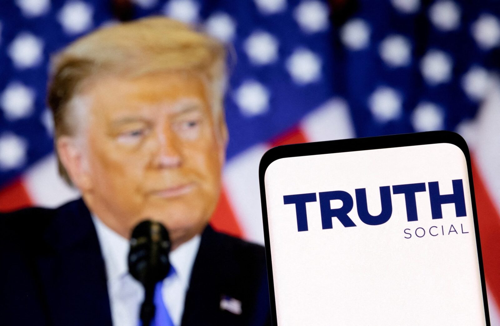 [ad_1] Acțiunile Trump Media and Technology Group (TMTG), compania care administrează rețeaua socială Truth Social, au înregistrat în această săptămână cel mai redus nivel de la listare, evidențiind dificultăți financiare semnificative
