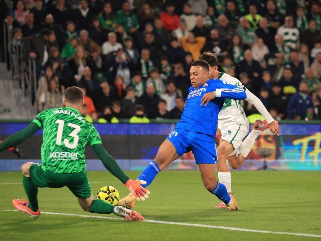 Video | Elche - Real Madrid 2-2. Final nebun! Madrilenii au fost conduși de două ori și au bifat un nou pas greșit în La Liga