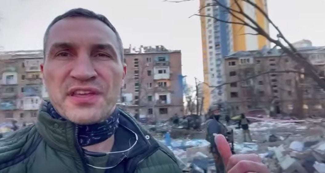 [ad_1] Primarul Kievului, Vitaliy Klitschko, a anunțat că, în urma atacurilor rusești asupra capitalei Ucrainei, anumite zone ale orașului sunt fără curent electric și apă