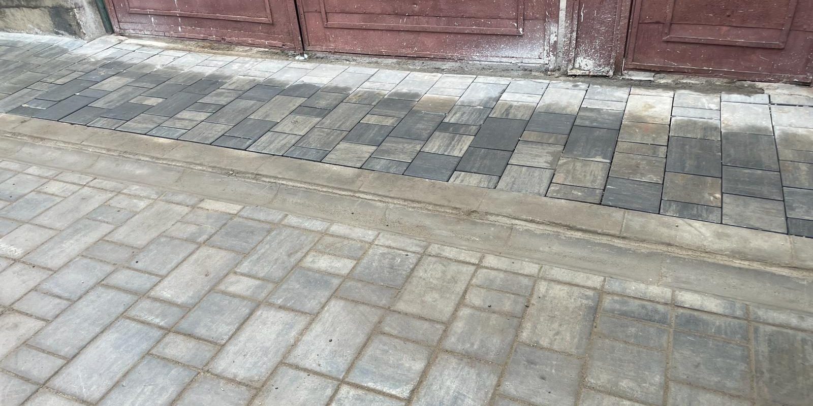 Primar dintr-o comună din Neamț, aflat în arest preventiv pentru corupție, suspectat de luare de mită și abuz în serviciu, solicita jumătate din profitul proiectelor pentru trotuare locale
