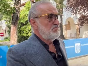 Se consideră inteligent, dar de fapt e prost!