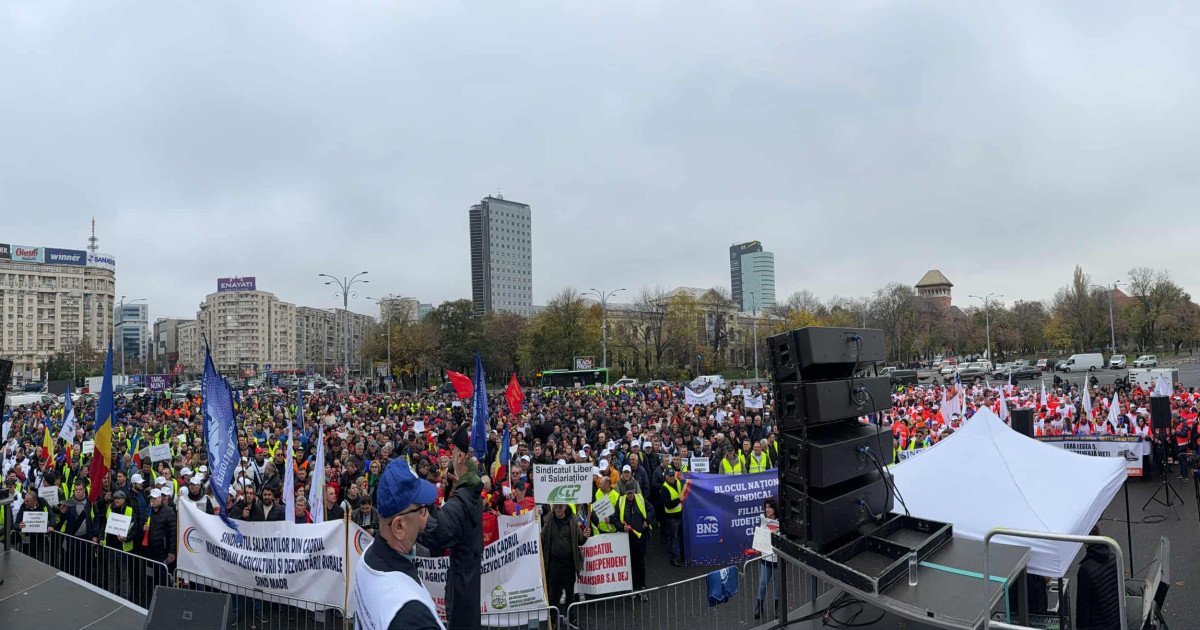 Sindicaliștii BNS demarează un protest împotriva măsurilor de austeritate, îndreptându-se în marș spre Parlament.