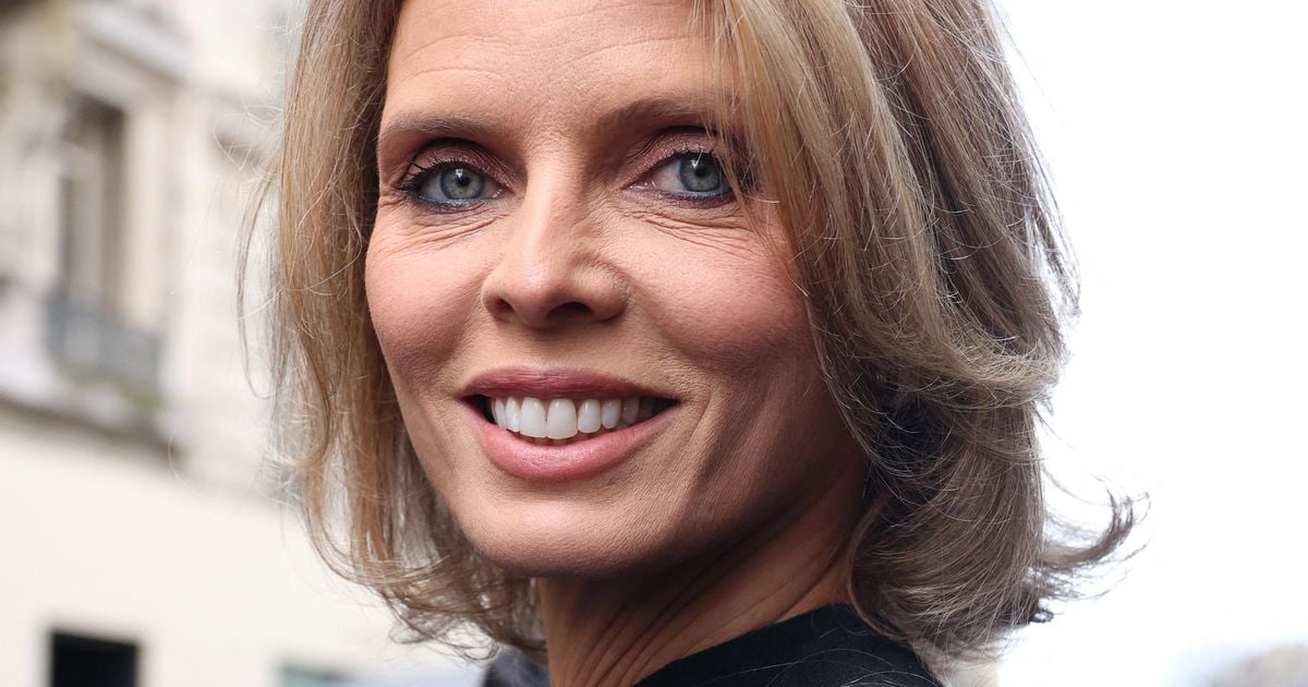 Sylvie Tellier (Miss France) : un seul de ses trois enfants frequente l’ecole publique ! Elle justifie : „J’adore le prive, l’uniforme.”