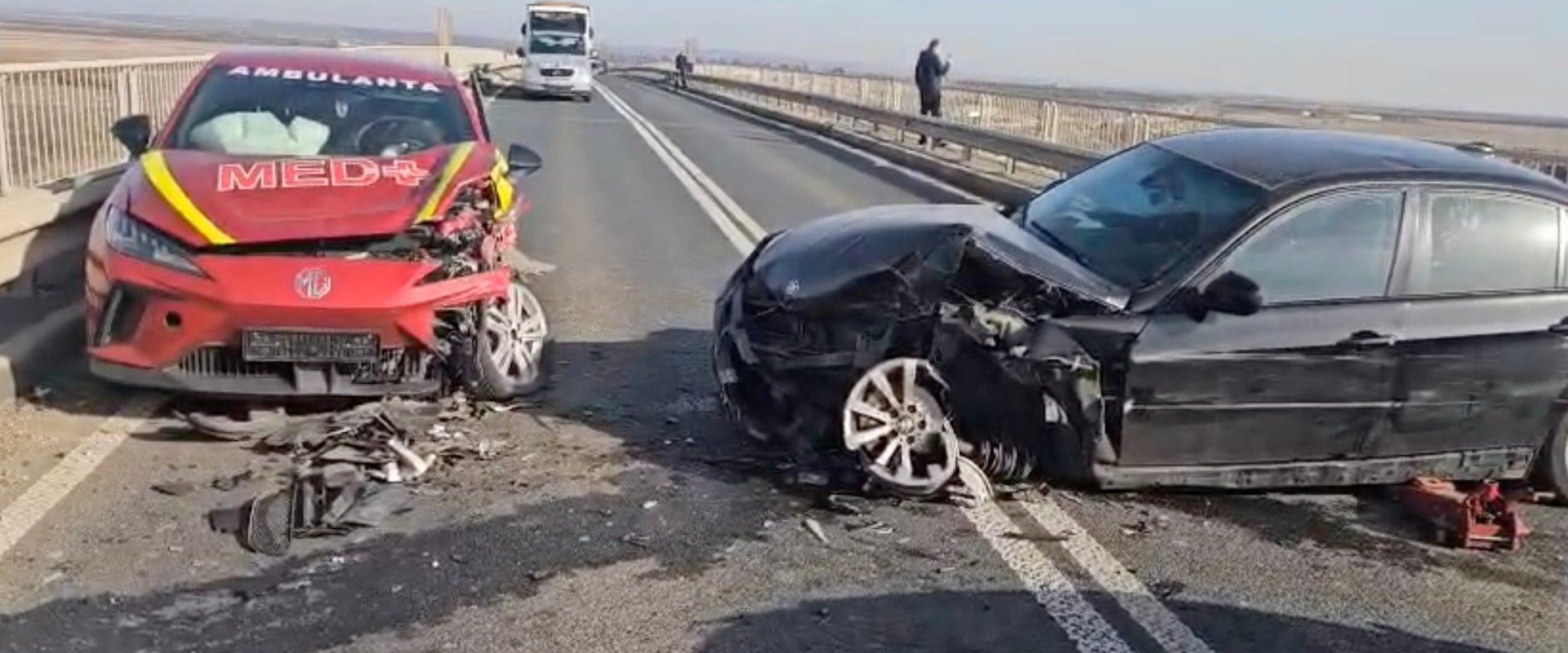 [ad_1] Polițiștii din Timiș au extins cercetările împotriva șoferului responsabil pentru un accident rutier din weekend, în care a fost implicată și o ambulanță