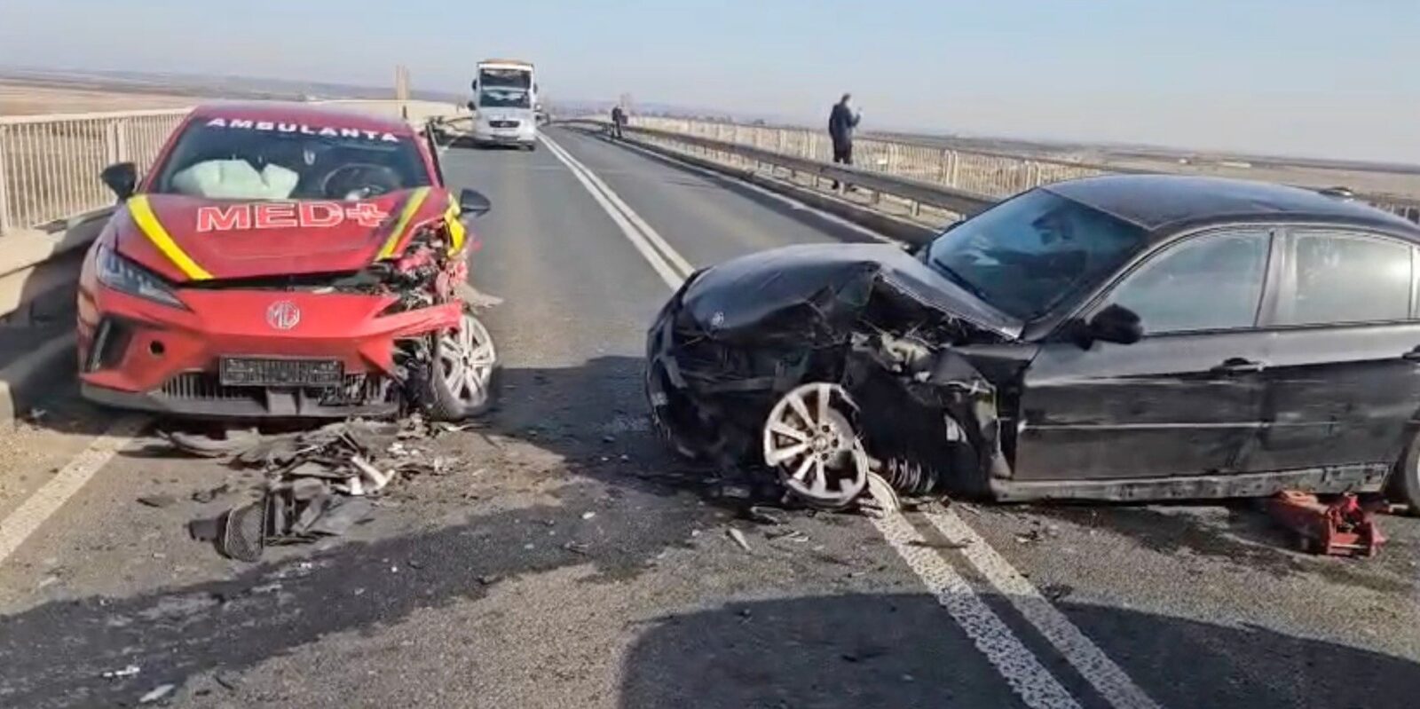 [ad_1] Polițiștii din Timiș au extins cercetările împotriva șoferului responsabil pentru un accident rutier din weekend, în care a fost implicată și o ambulanță