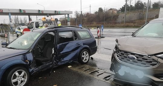Descoperire tristă într-un autovehicul accidentat pe autostrada A2 din Călărași: un bărbat transporta mama decedată, cetățean german, pe bancheta din spate