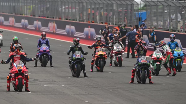 [ad_1] Alex Marquez, pilot spaniol, a câștigat sâmbătă cursa de sprint din cadrul Marelui Premiu MotoGP de la Valencia, ultima etapă a sezonului, conform unei agenții de știri