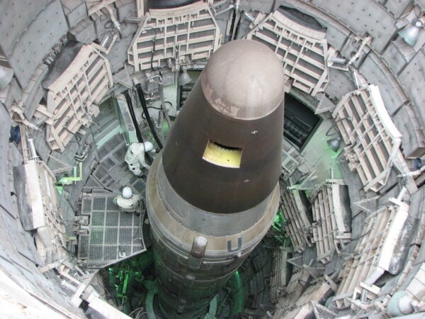 [ad_1] Rusia a răspuns afirmând că este pregătită pentru discuții cu Statele Unite, după ce fostul președinte american Donald Trump a acuzat Moscova de efectuarea unor teste nucleare subterane secrete
