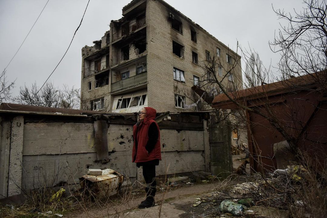 [ad_1] Ucraina depune eforturi pentru a repara infrastructura electrică și de încălzire distrusă de atacurile aeriene rusești de amploare, care au provocat întreruperi de energie și lipsă de căldură în zona afectată