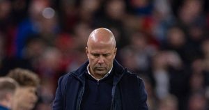 Slot își asumă responsabilitatea. Antrenorul lui Liverpool comentează înfrângerea cu Nottingham: „Nu am scuze suficiente”