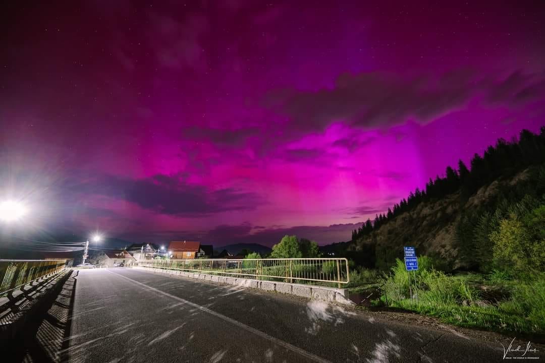 [ad_1] Astăzi, știm că jocul de culori și forme al aurorei boreale este rezultatul activității solare din suprafața Soarelui
