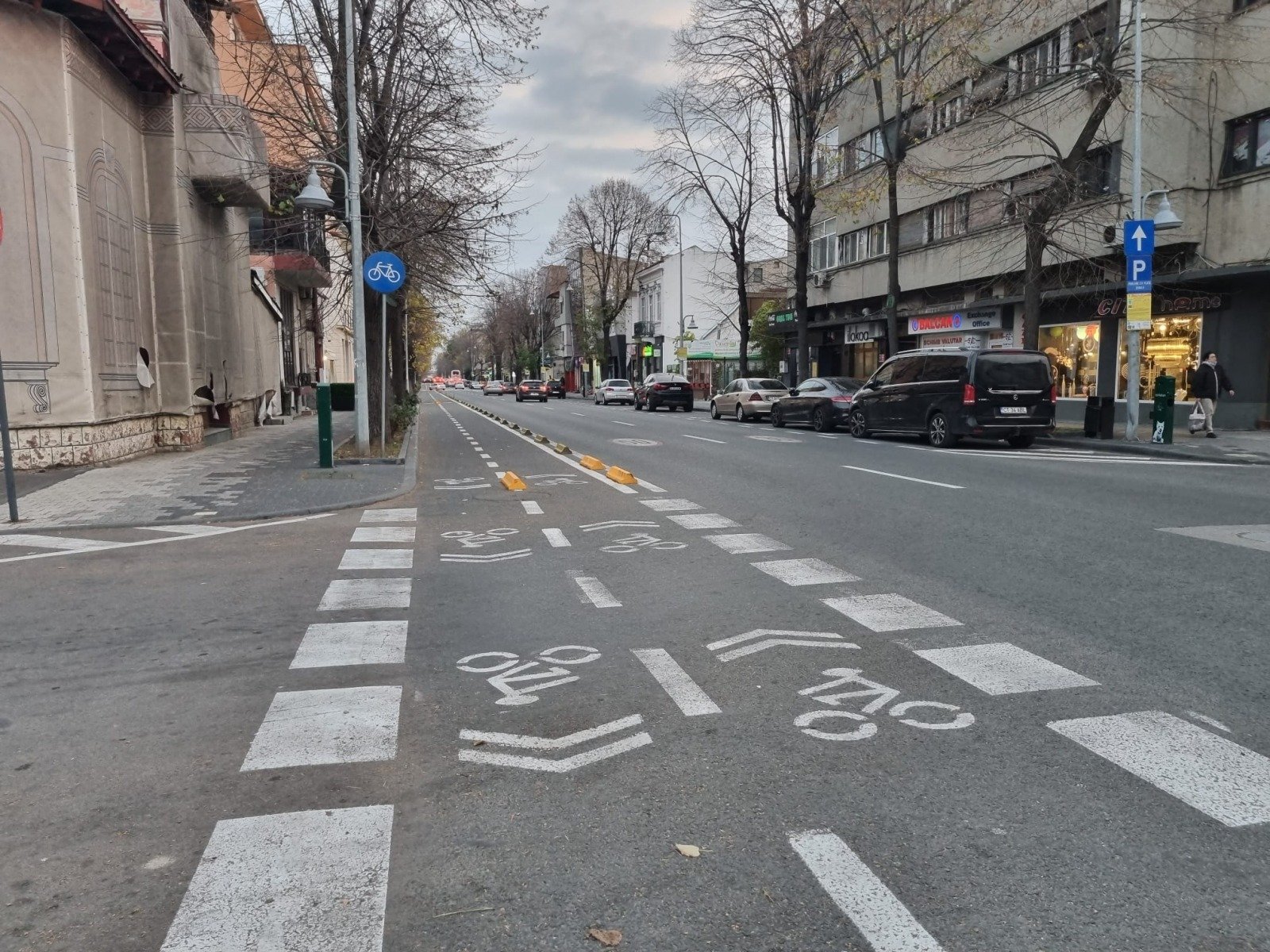 incident pe pista de biciclete din Turda: ambii, atât șoferița, cât și biciclistul implicat, au fost sancționați de poliție