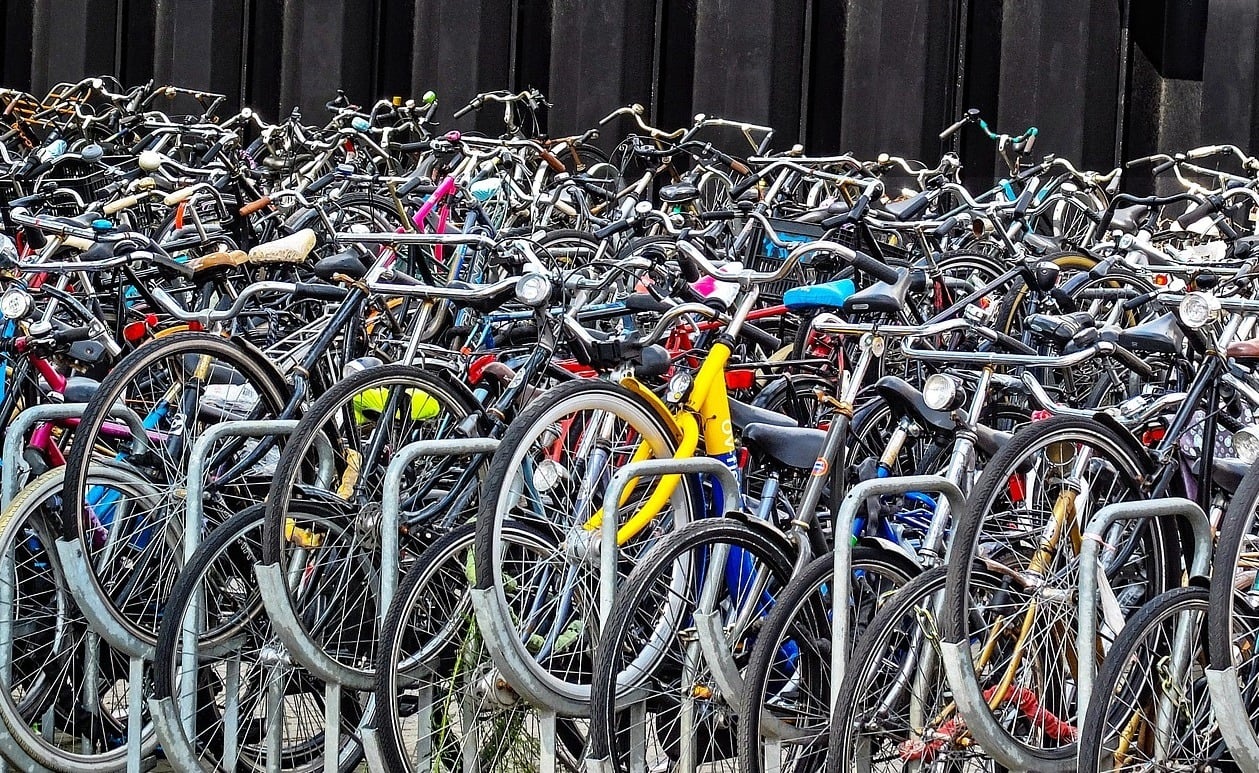 [ad_1] Un depozit plin cu biciclete furate, cu o valoare estimată la peste 70.000 de euro, a fost descoperit recent de polițiști din brigada mobilă în orașul Bolzano, situat în nordul Italiei, informează presa italiană