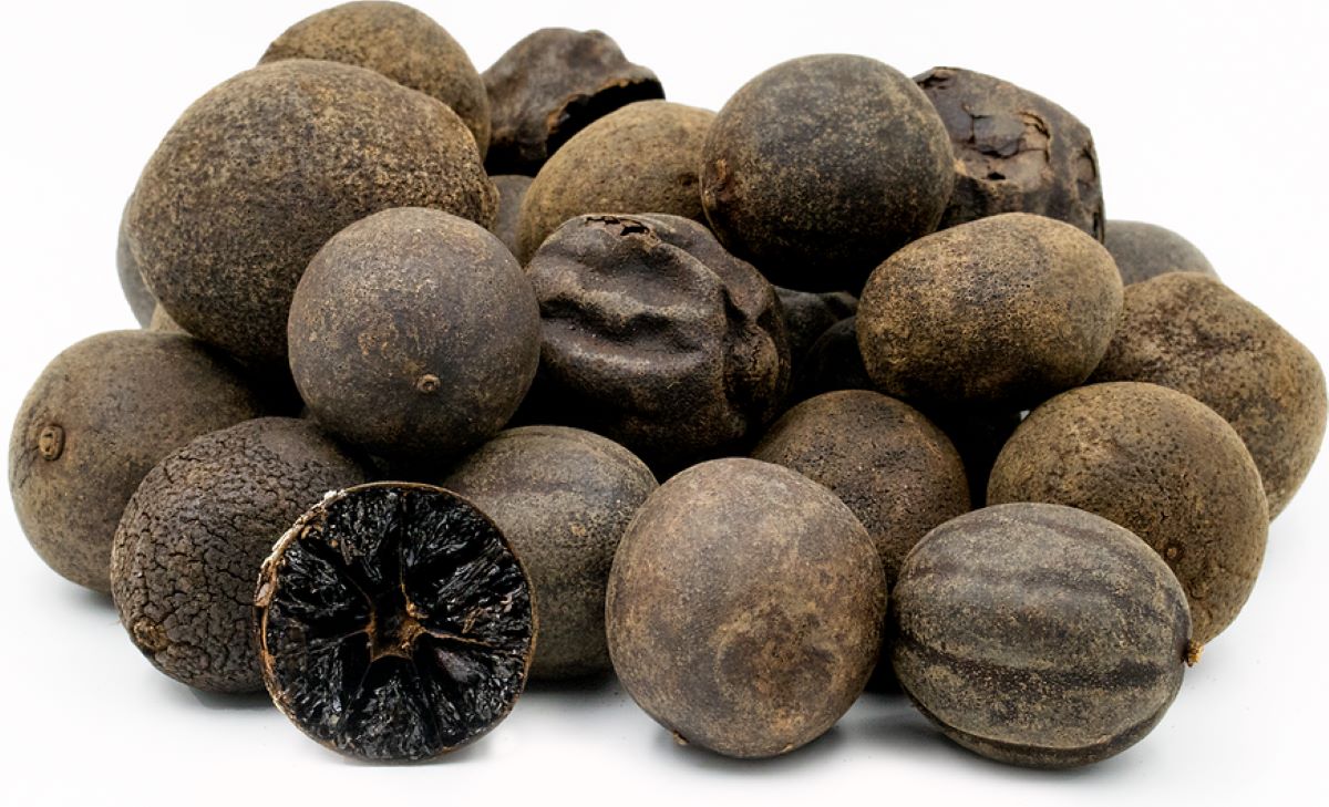 Descoperă black lime, condimentul versatil pe care îl poți lua cu tine sau oferi cadou când vizitezi Golful Persic, perfect pentru carne, legume, supe, tocănițe, orez și deserturi