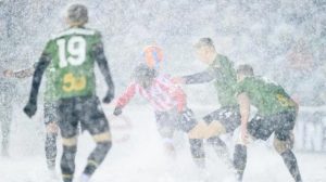 Sub ce condiții meteorologice dificile a avut loc finala campionatului canadian, având un jucător moldovean în primul unsprezece