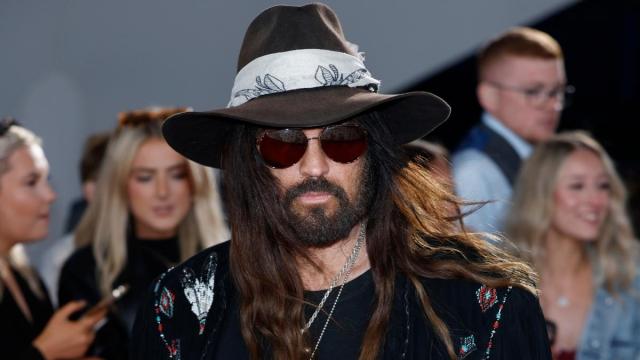 Billy Ray Cyrus și fiica sa pot vedea „oameni din lumea cealaltă”