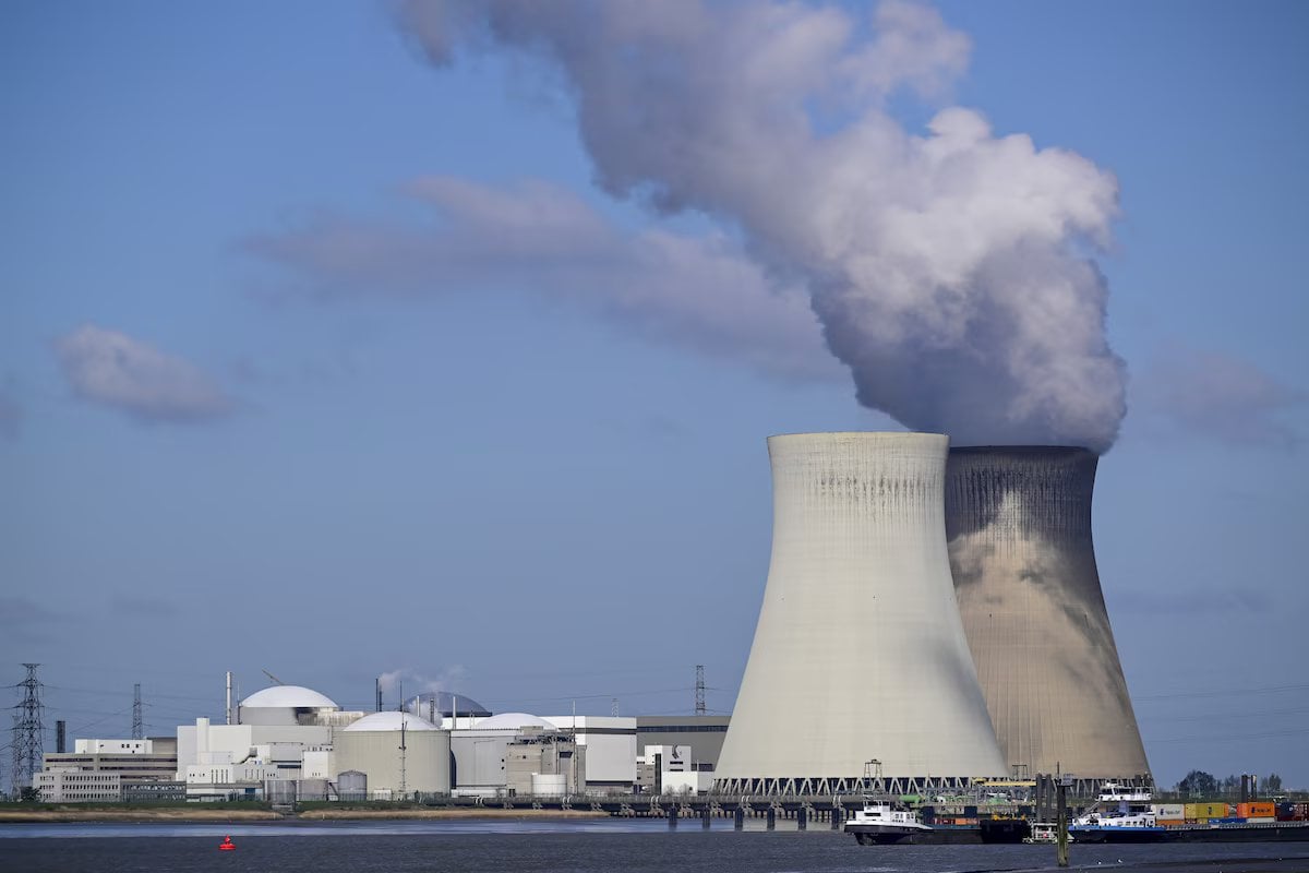 [ad_1] Trei drone au fost identificate deasupra centralei nucleare belge Doel, a anunțat compania de energie Engie, conform Reuters