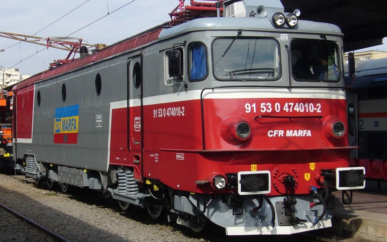 Vicepremierul Oana Gheorghiu anunță inițiativa de restructurare a zece întreprinderi de stat din domeniile energiei și transporturilor, iar lista companiilor vizate va fi stabilită în cursul următor.