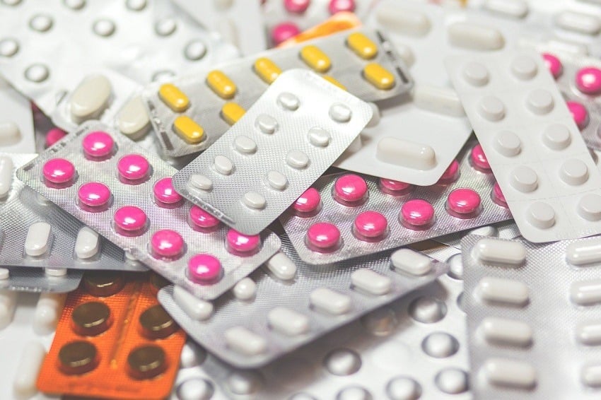 Ambasadorul SUA avertizează că marii producători farmaceutici americani vor închide activitatea în Marea Britanie dacă autoritățile britanice nu vor crește plățile pentru medicamente