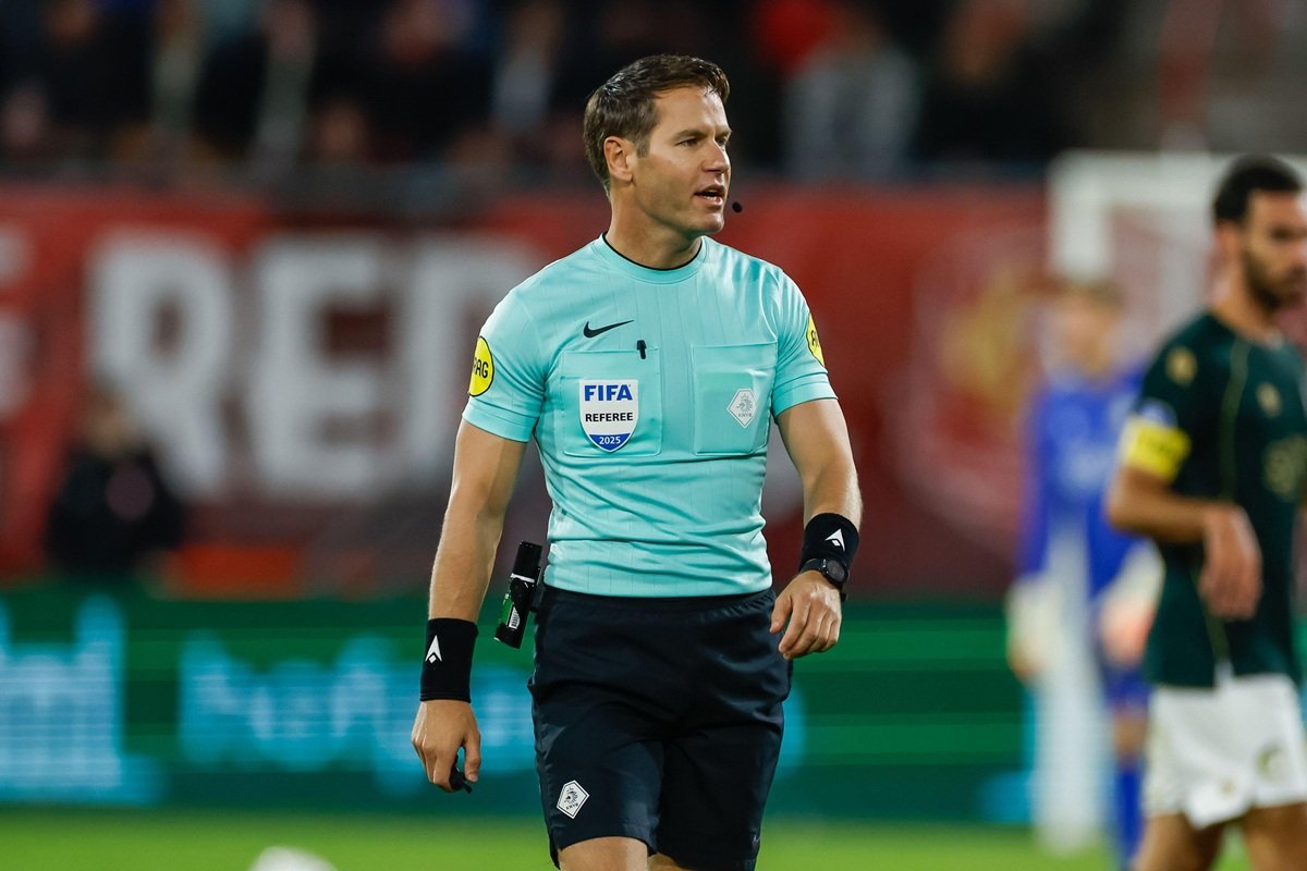 „Makkelie demis după meciul Utrecht – Ajax” | Soccernews.nl