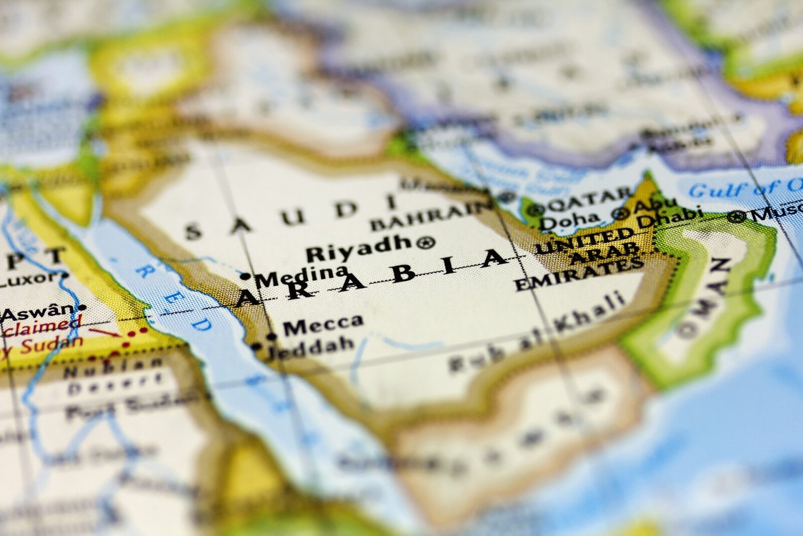 [ad_1] Mai mulți oficiali diplomati și rezidenți din Arabia Saudită au declarat pentru agenția internațională de presă AFP că țara a devenit mai permisivă în privința achiziției de alcool pentru anumite persoane străine care dețin permise speciale de ședere