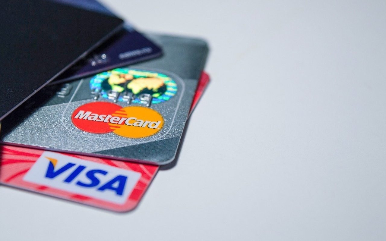[ad_1] Visa și Mastercard sunt aproape de a încheia un acord cu comercianții din Statele Unite, care ar conduce la scăderea comisioanelor pentru tranzacții și la permiterea magazinelor de a nu accepta anumite tipuri de carduri, conform unui articol publicat de o publicație de afaceri, citată de o agenție de știri
