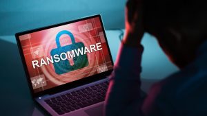 Specialiști în securitate cibernetică, acuzați că au contribuit la atacuri de ransomware