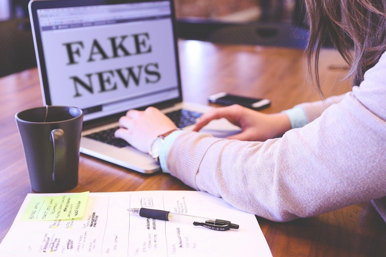 Cele mai noi exemple de dezinformare în Bulgaria și Polonia: afirmații false despre „ouă fictive” și „costume care tratează autismul”