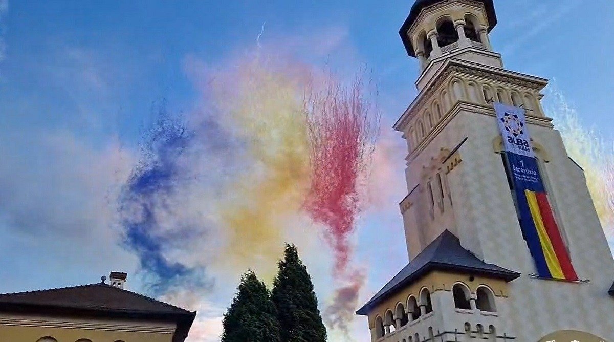 Evenimentele zilei naționale în Alba Iulia: parade militare, spectacole, concerte și show de artificii. Sfaturi utile pentru vizitarea orașului de 1 Decembrie
