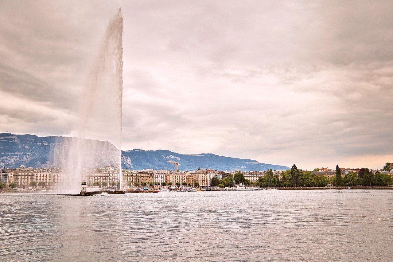 [ad_1] Duminică, la Geneva, vor avea loc discuții între oficiali americani și reprezentanți ucraineni privind planul de pace propus de fostul președinte Donald Trump pentru rezolvarea conflictului din Ucraina