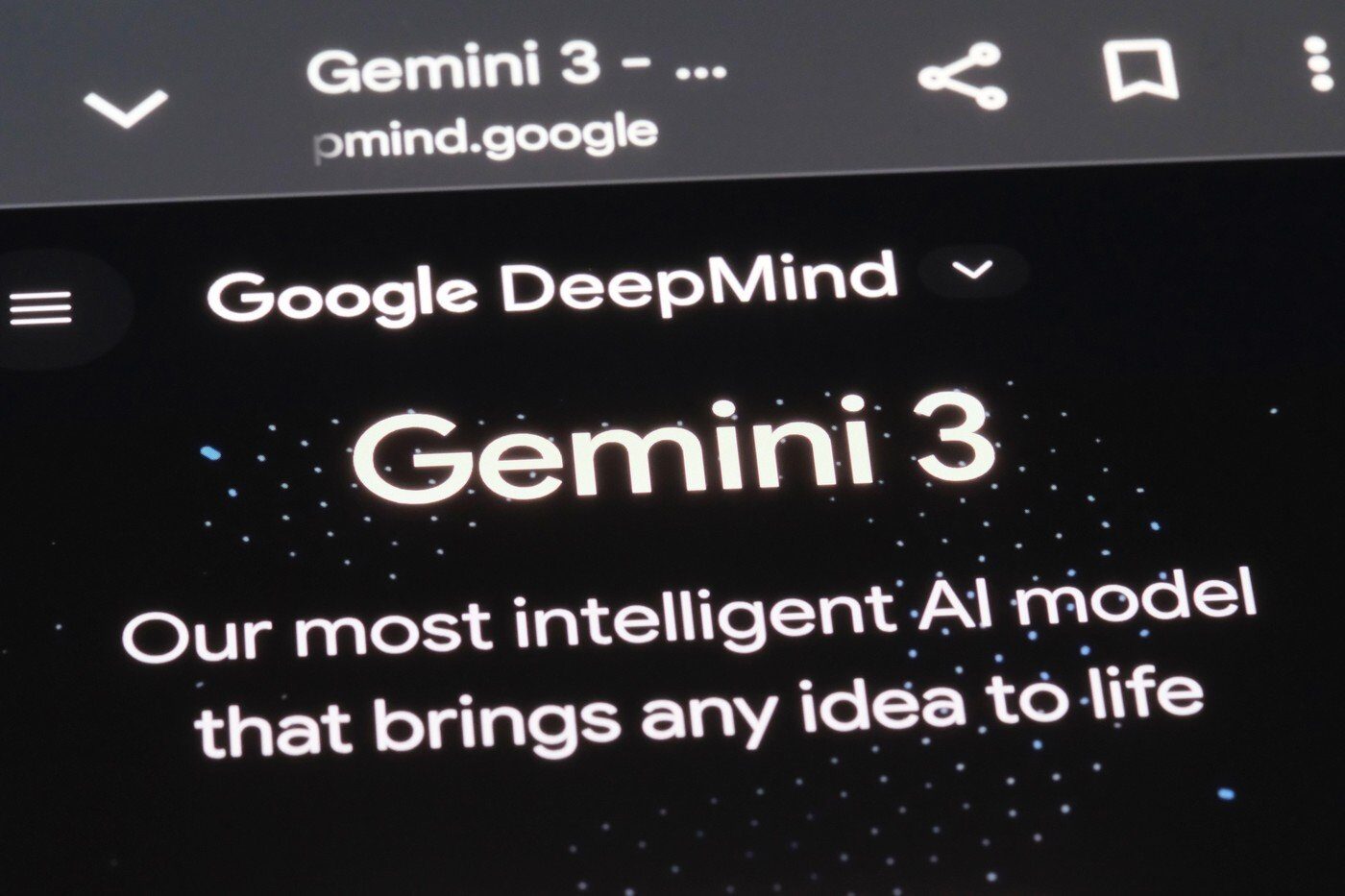 Google își întrece competitorii în domeniul inteligenței artificiale: Gemini 3 depășește ChatGPT și alte soluții de pe piață