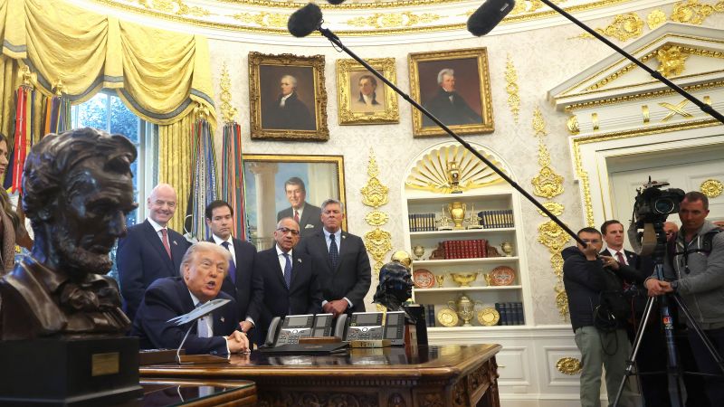 Îngrijorarea față de o înfrângere jenantă l-a determinat pe Trump să schimbe direcția în privința dosarelor Epstein.