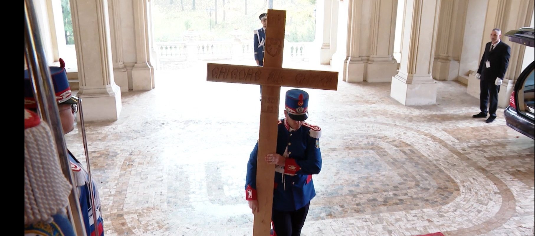 Nicușor Dan și partenera sa, Mirabela Grădinaru, iau parte la ceremonia oficială dedicată domnitorului Ghyka, desfășurată la Palatul Cotroceni