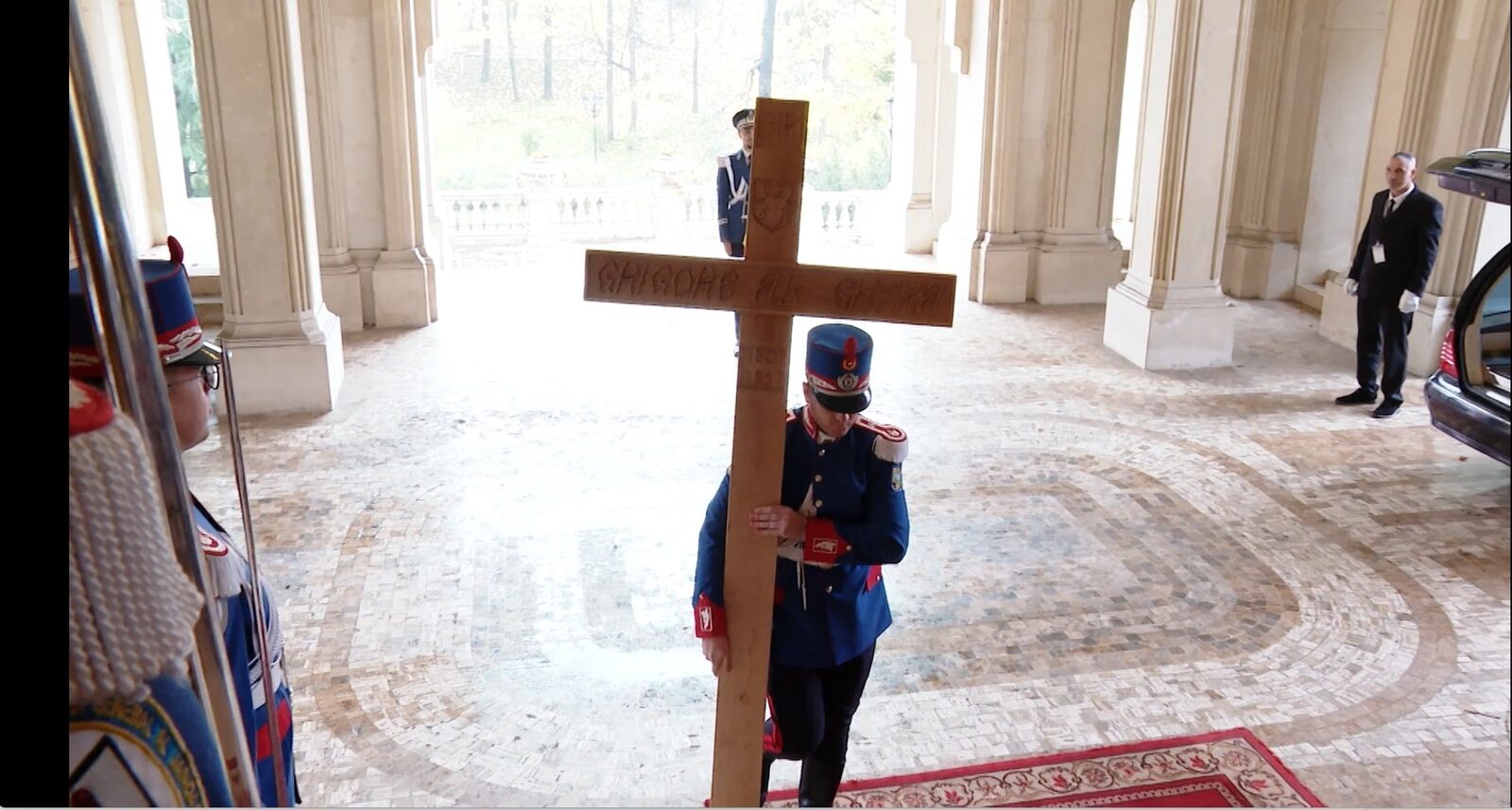 Nicușor Dan și partenera sa, Mirabela Grădinaru, iau parte la ceremonia oficială dedicată domnitorului Ghyka, desfășurată la Palatul Cotroceni