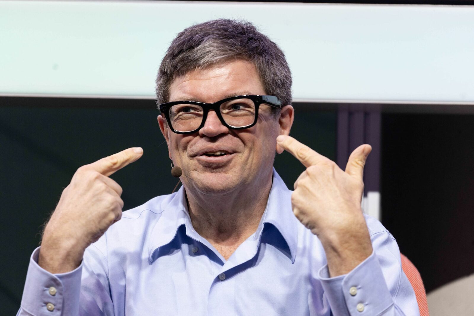 [ad_1] O ruptură semnificativă s-a produs recent în cadrul companiei Meta, odată cu decizia cercetătorului în inteligență artificială Yann LeCun de a părăsi firma pentru a-și lansa propriul startup AI