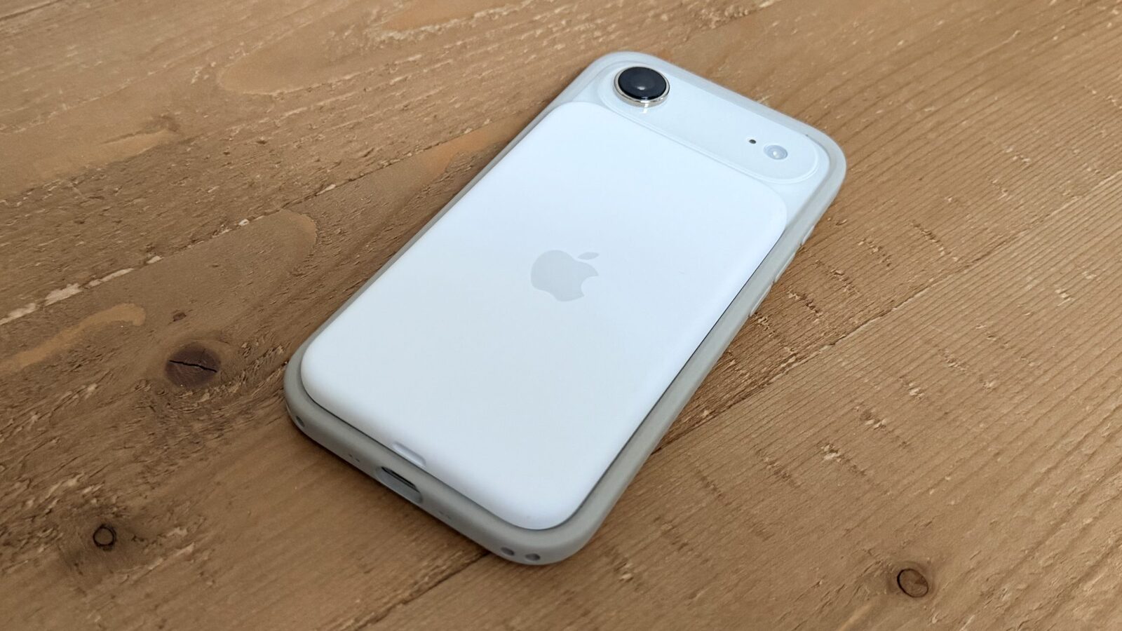 [ad_1] Apple a decis să amâne lansarea iPhone Air 2, după un debut și rezultate comerciale dezamăgitoare, marcând o schimbare semnificativă în strategia sa de piață