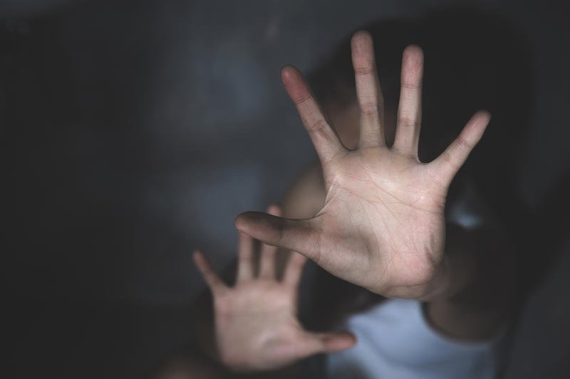 Cadru universitar din Iași, predând Etică, destituit pentru viol asupra unei studente.