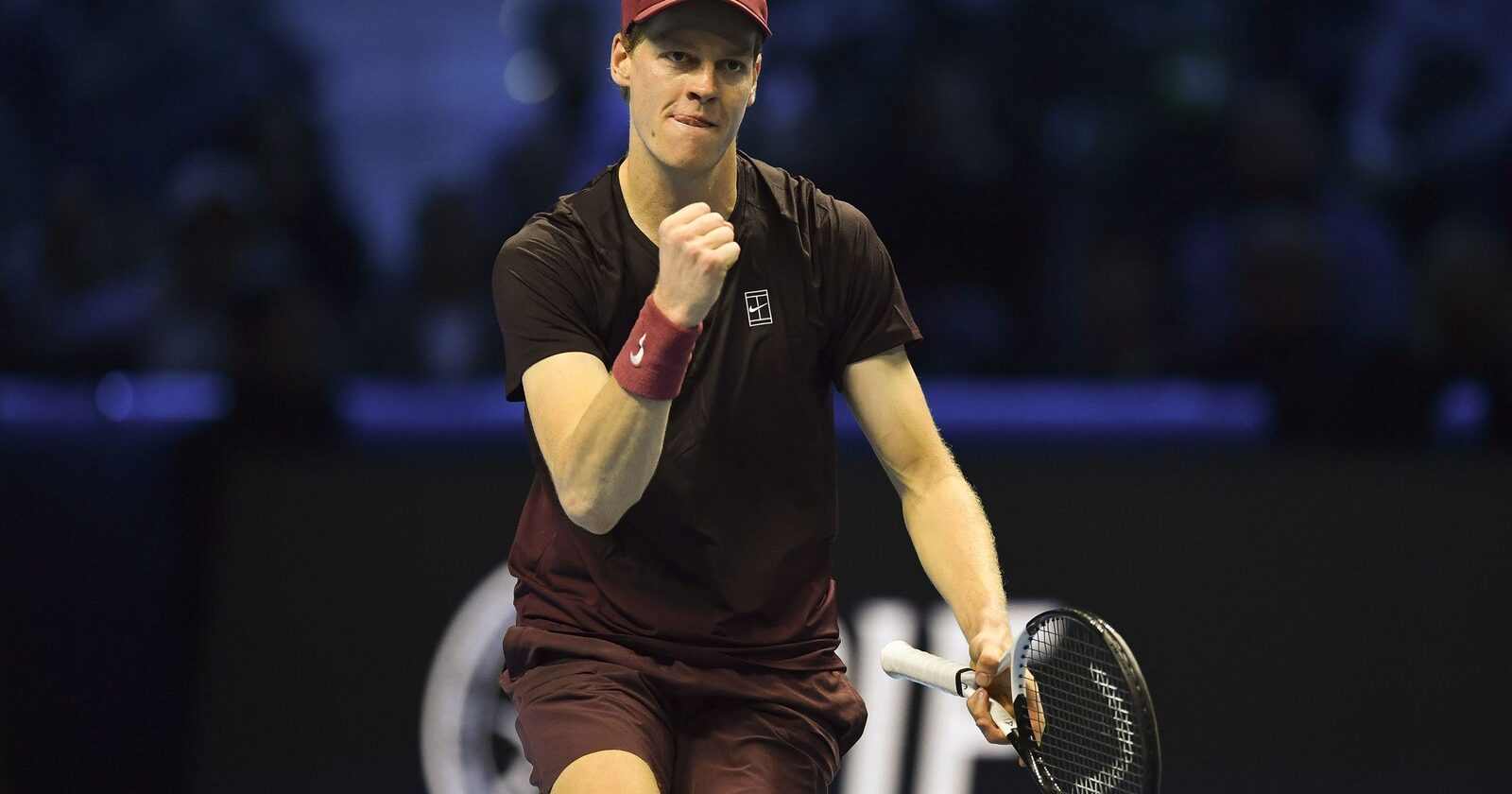 Jannik Sinner ajunge la a treia finală consecutivă la Turneul Campionilor, învingându-l pe De Minaur!