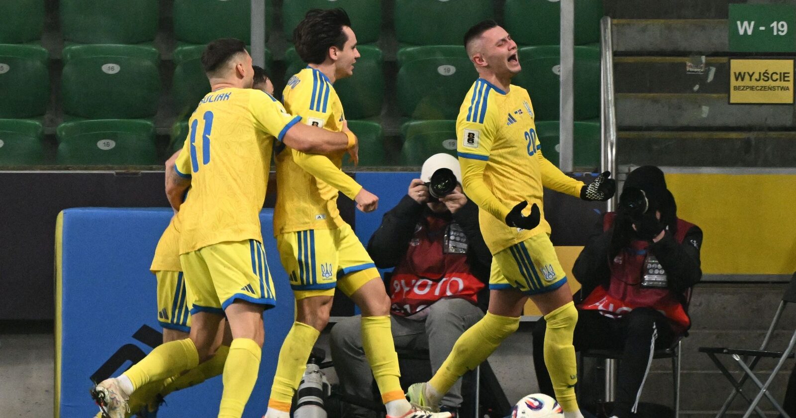 Ucraina câștigă în ultimele momente cu Islanda și se califică la baraj! Meci cu România în martie?