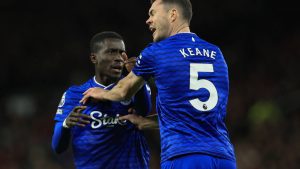 Premier League a explicat incidentele din sala VAR după ce Gueye l-a lovit pe un coleg în meciul Manchester United – Everton