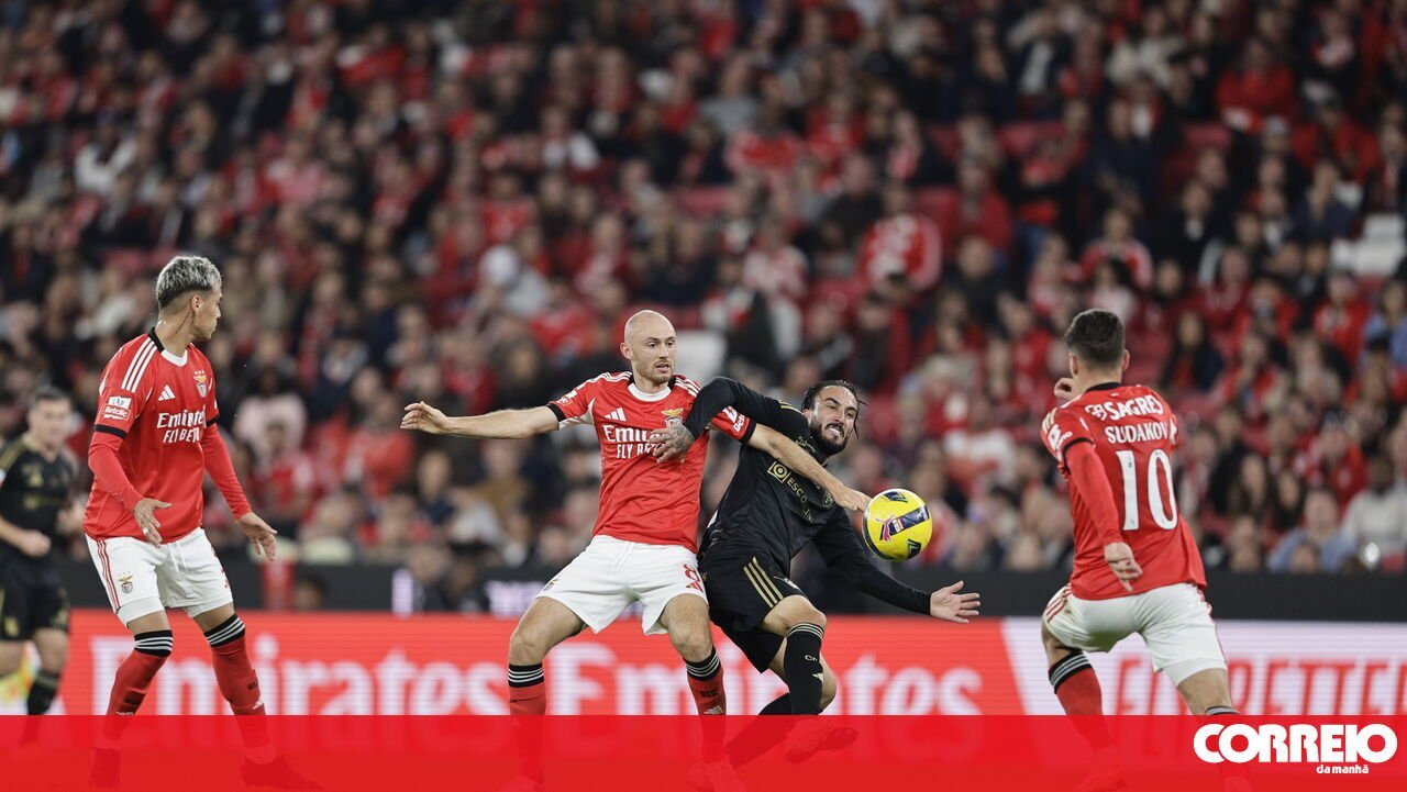 [ad_1] După o zi agitată în urma alegerilor, Benfica întâlnește Casa Pia în cadrul etapei a 11-a din Liga Betclic, meci programat duminică, la ora 20:30